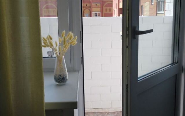 Ryadom S Naberezhnoy Flat