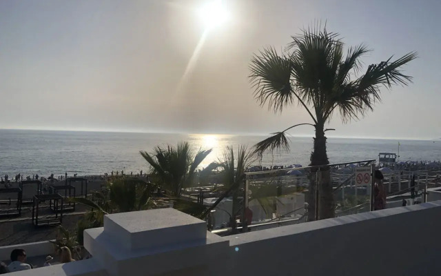 Na Chaykovskogo 6 Flat