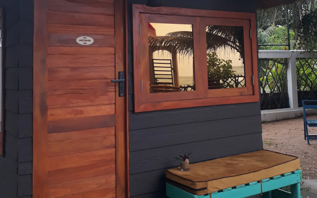 Tomorrowland Beach Villas & Fisherman's Wharf Restaurant Mini Hotel