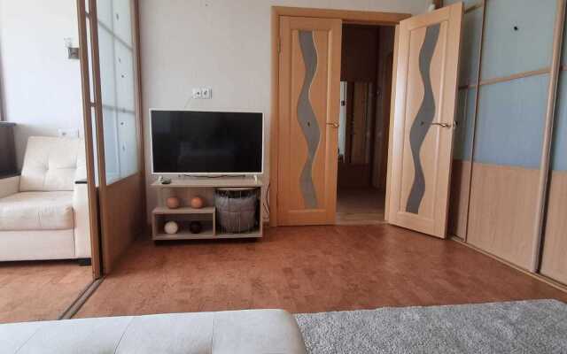 Na 1-J Rybnoy Ulitse 90 Flat