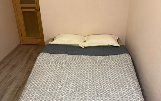 Ryadom S Metro Flat