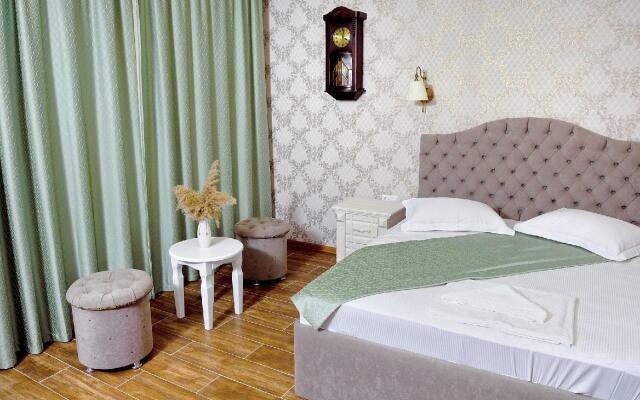 Отель Людмила