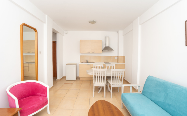 Flora Hotel Apartments