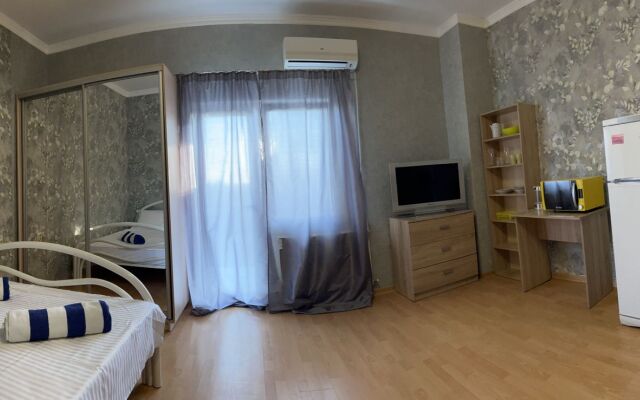 Na Tsvetochnoy Apartments