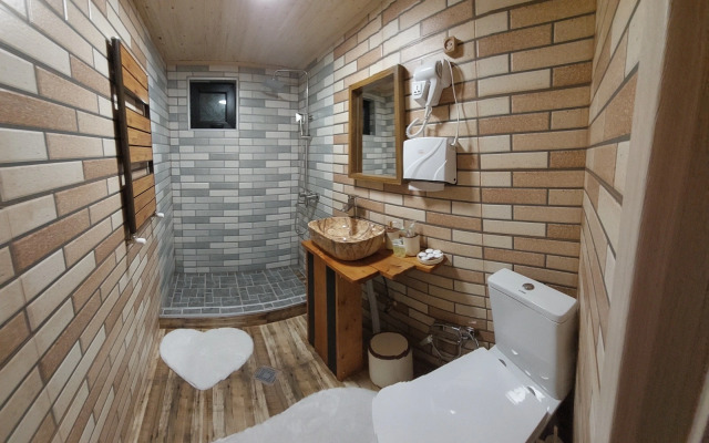 Mood villa kazbegi with jacuzzi Chalet