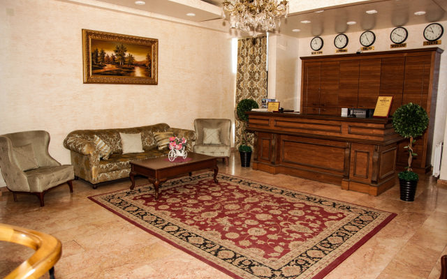 Iberia Palace Hotel & Restaurant