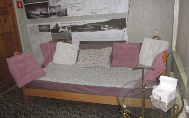 Sluzhebnyij Hostel