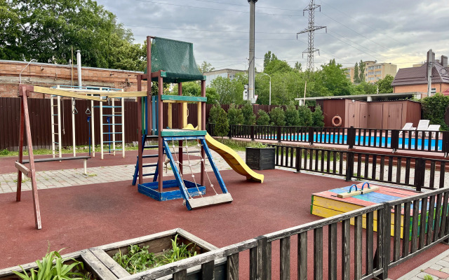 Avtorskie v komplekse s sezonnym bassejnom Apartments