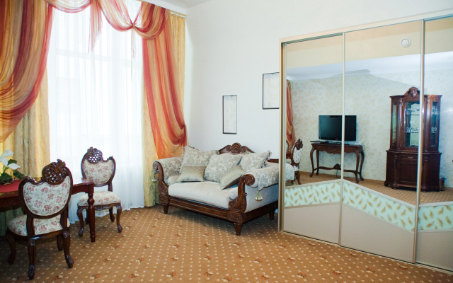Renessans Hotel