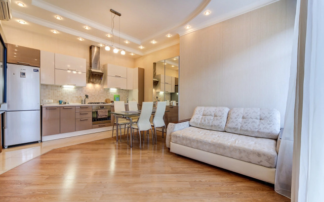 Квартира Двухкомнатная с евроремонтом, стильной ванной и балконом