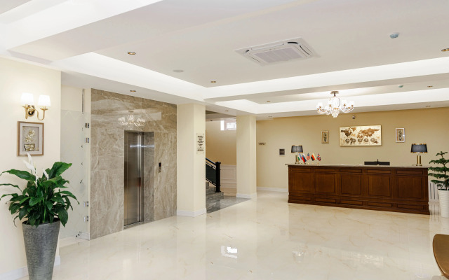 Astoria Plaza Hotel