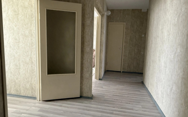 Na Geodezhicheskoy 76 Flat
