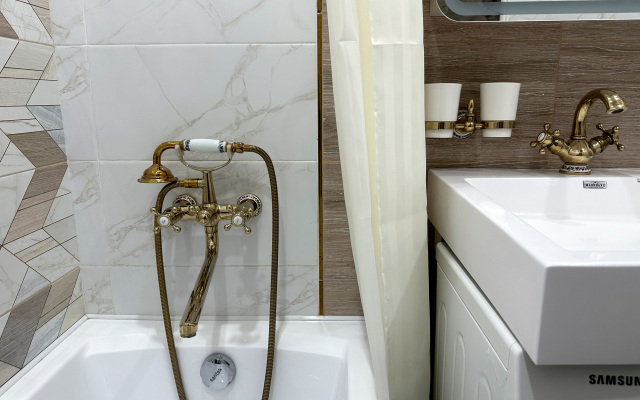 Апартаменты "Эленика" Двухкомнатные в Махачкале с видом на озеро