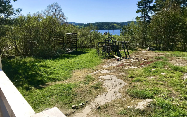 Dom na skale s vidom na ozero Private house