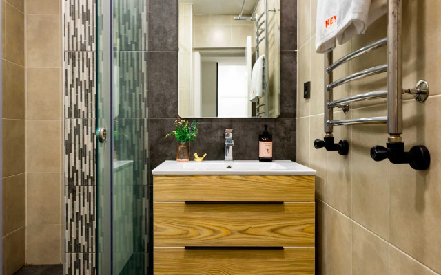 KeyGo #0077, 1 Bedroom, Saryan Street Apartments