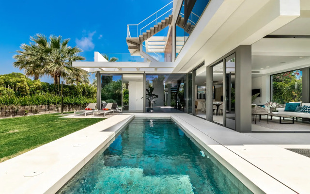 All About Villa Gladiolo