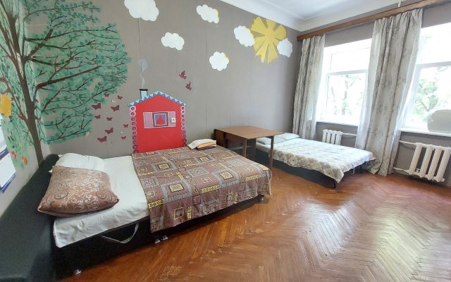 U Parka Pobedy Guest House