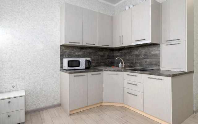 V Samom Tsentre Esto-Sadka Flat
