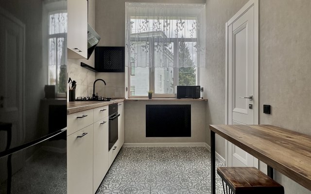 Apartamenty Svetlaya Dvukhkomnatnaya Kvartirka Vozle Tsuma