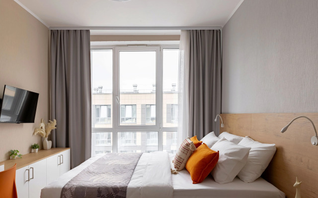 Studiya u Metro Parnas Apartments