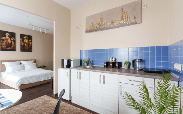 V Gostyakh U Surikatov Flat