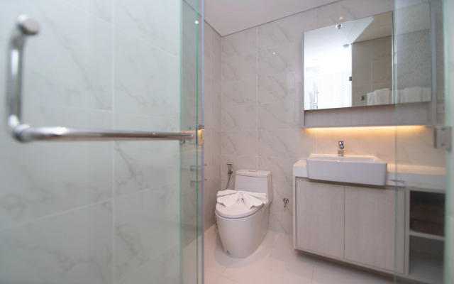 Апартаменты Три спальни с видом на море и озеро