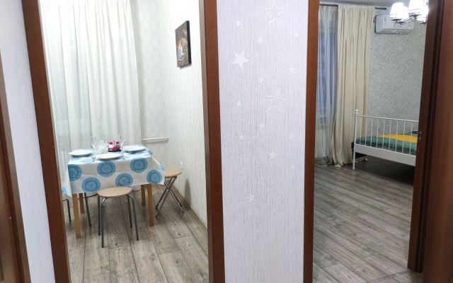 U Tsentra Semyi Kazan Flat