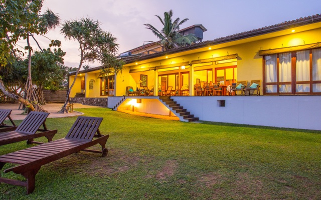 South Point Villa - 3 bedroom Beach Front Villa