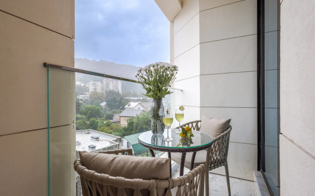 Квартира с бассейном на территории МореСолнцеАпарт