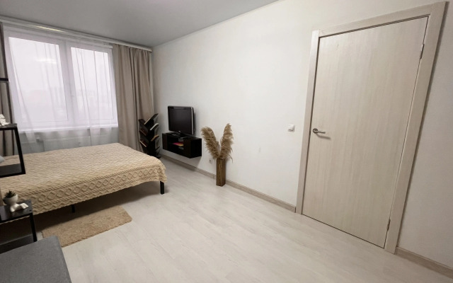 Uyutnaya Svetlaya S Vidom Na Zakat Flat