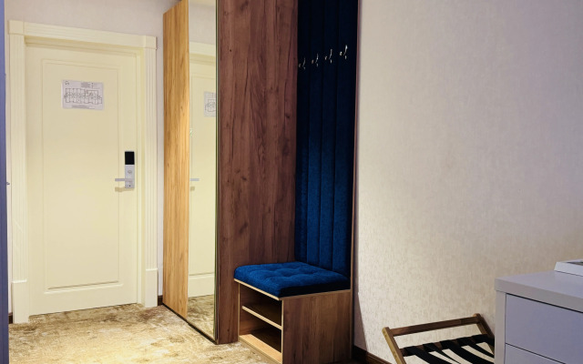 Отель Garnet Mir