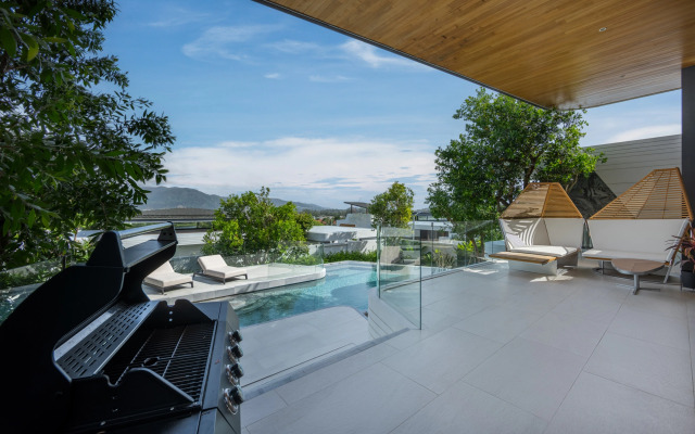 Zavaya 360 View Luxury Retreat with Pool Villa