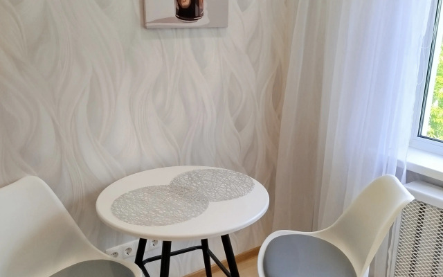 2-Kh Komnatnaya Blizko K Tsentru Flat