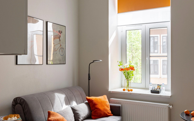Dizaynerskaya studiya Orange Room u Nevskogo prospekta Flat