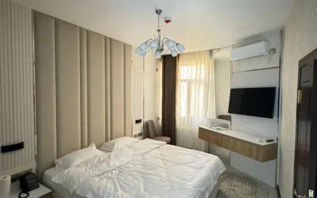 Hotel Aram