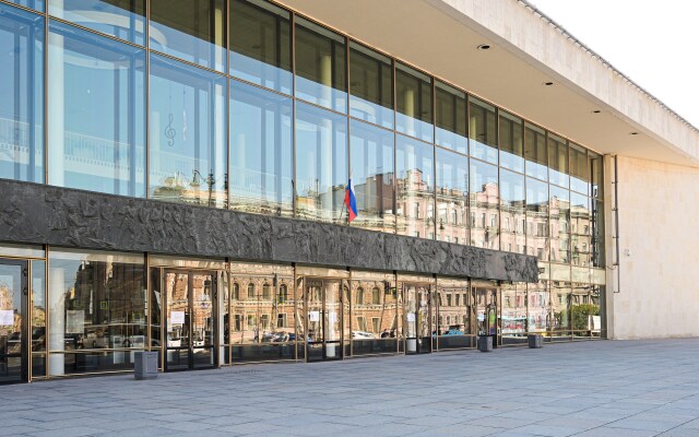1912 U Nekrasovskogo Sada Apartments