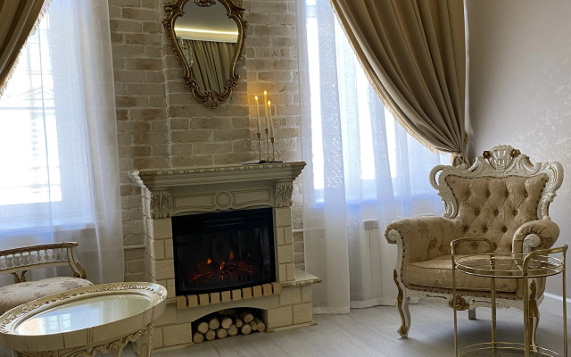 Velikolepnaya v tsentre Sankt-Peterburga Flat