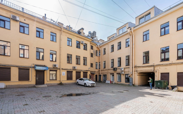 Sovremennaya Studiya V Istoricheskoy Chasti Peterburga Flat