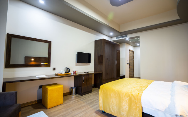 Mugwort Hotel & Spa