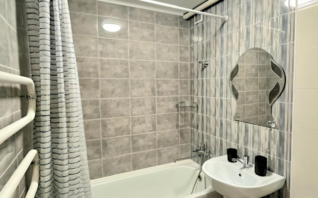 Ryadom S Metro Apartments