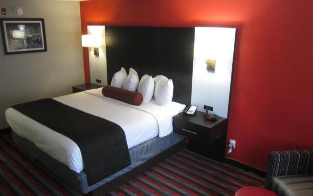 Отель Comfort Inn & Suites