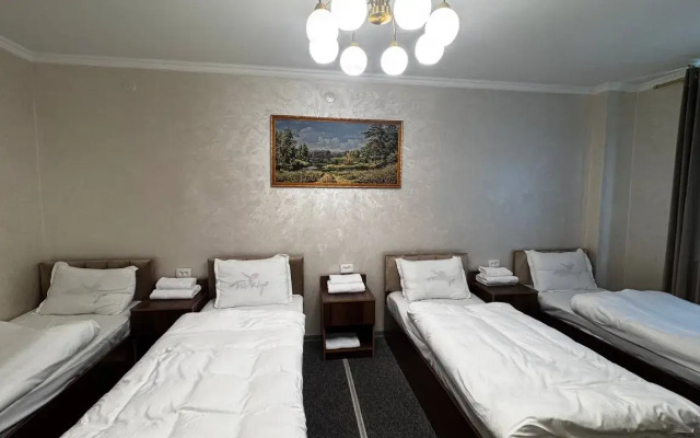 Qorasuv Hotel