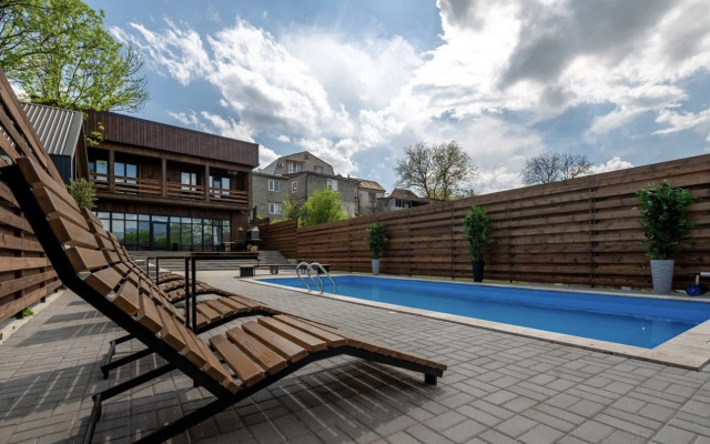5 Gor Guest house