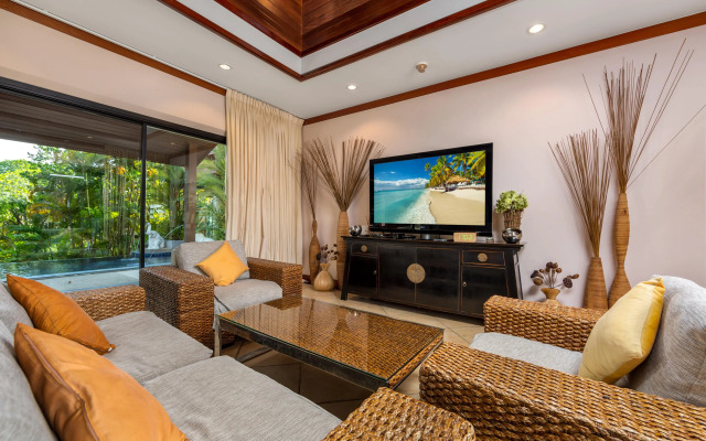 Toba Baan Bua Estate Naiharn Beach Villa