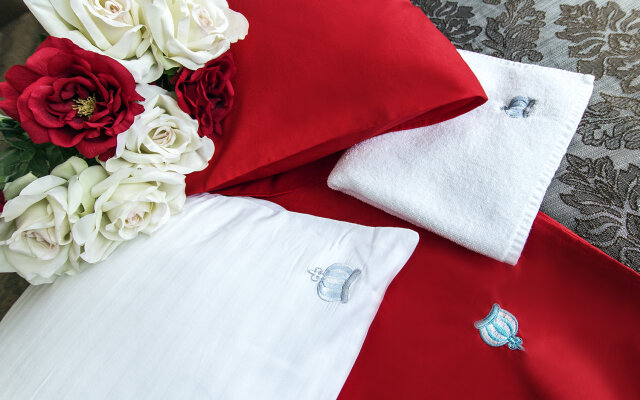 Отель Корона