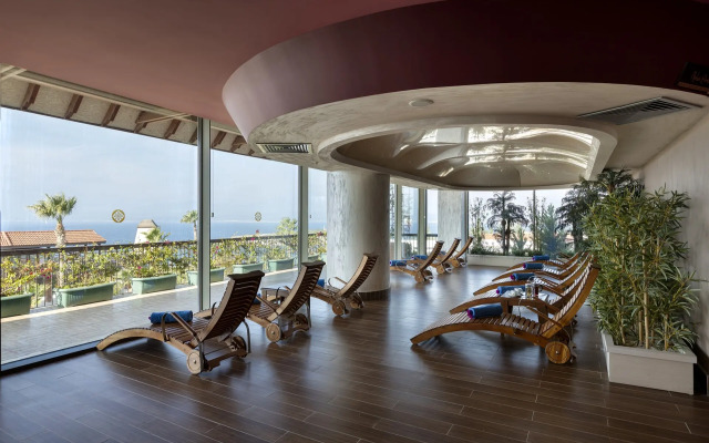 Royal Teos Thermal Resort Clinic & Spa Resort (Halal Hotel)