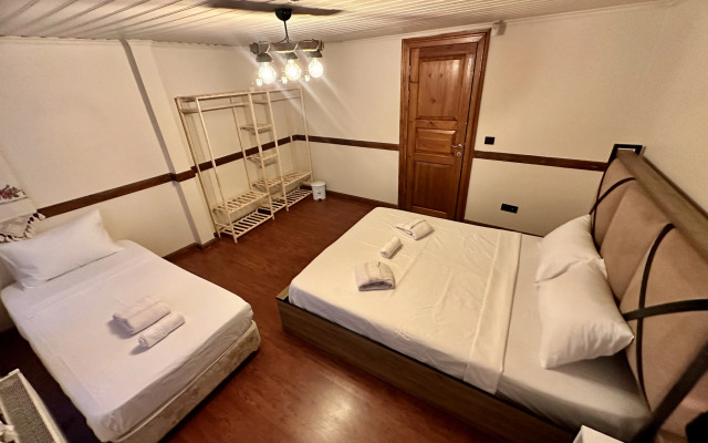 Zeyrek Historical Wooden Ottoman House Mini-hotel