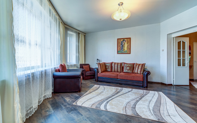 Voskresenskaya Naberezhnaya 8 Apartments