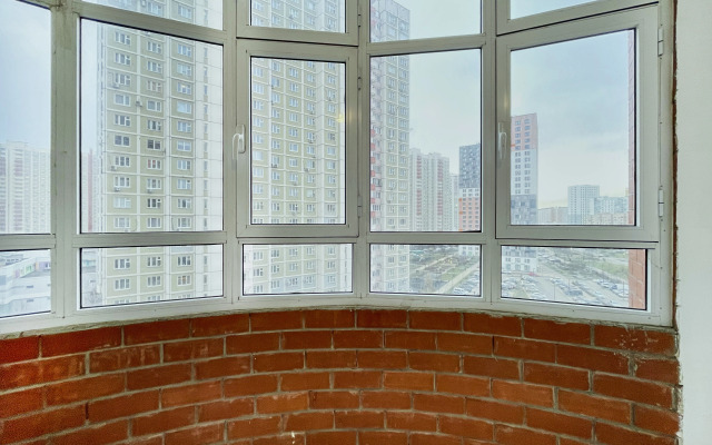 Апартаменты Шикарная двухкомнатная квартира с раздельными комнатами и балконом