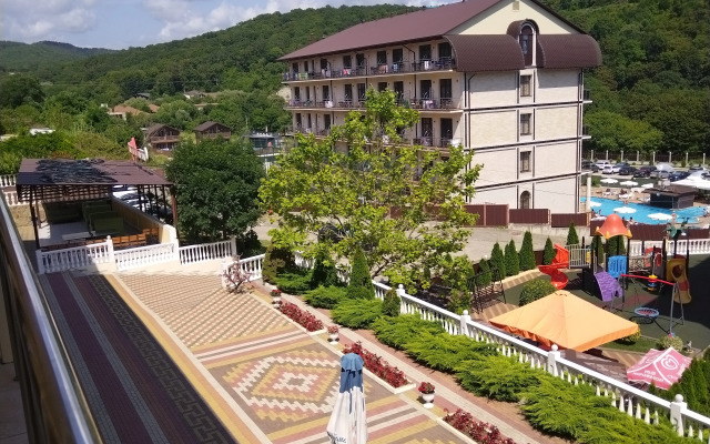 Mariya Hotel